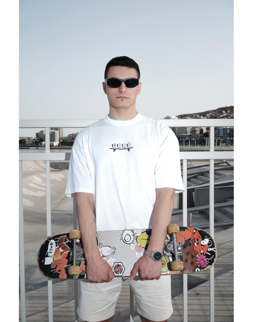 GARA Skateboarding Graphic Oversize T-shirt White